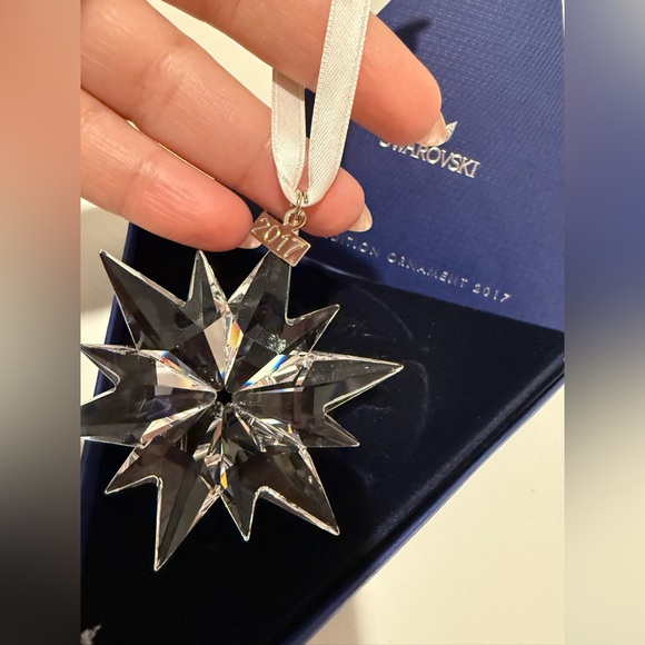 Swarovski Annual Edition Ornament 2017 - Picture 5 of 5